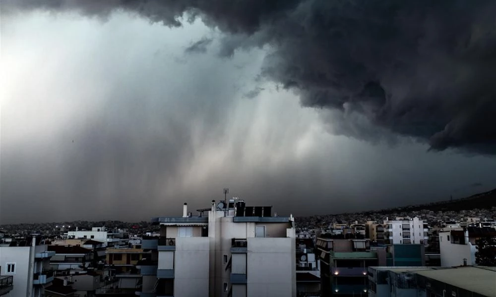 Καιρός: Έρχονται χιόνια, καταιγίδες και θυελλώδεις άνεμοι